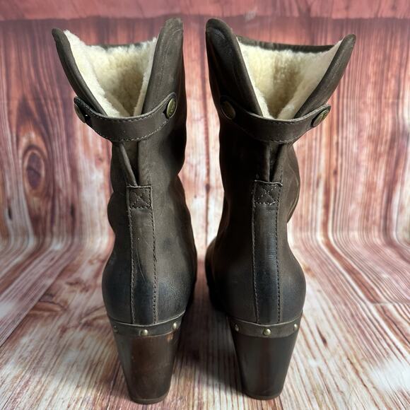 UGG Fold Over Size 8 Brown Leather Sheepskin Cuff LYNNEA Ankle Calf Boots Shoes - Picture 4 of 13